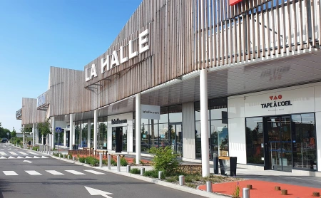 Construction d'un retail de 5 cellules commerciales, Projets, Juxta